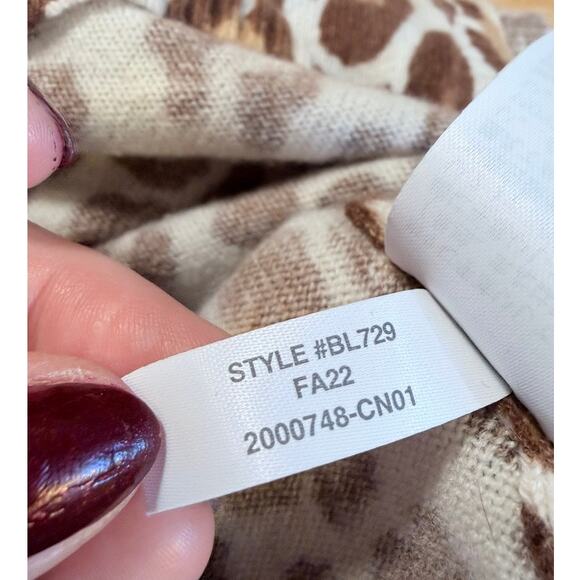 J.Crew Cashmere Leopard Animal Print Vest Tank Layer Top Sz M Cream Tan Preppy - Picture 9 of 9